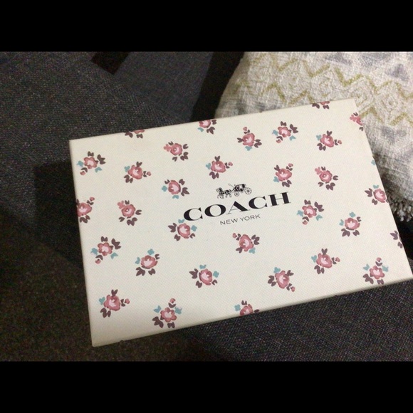 COACH wallet - Picture 10 of 10